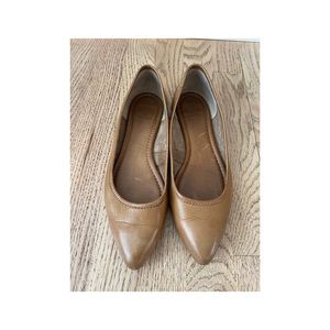 Frye tan flats